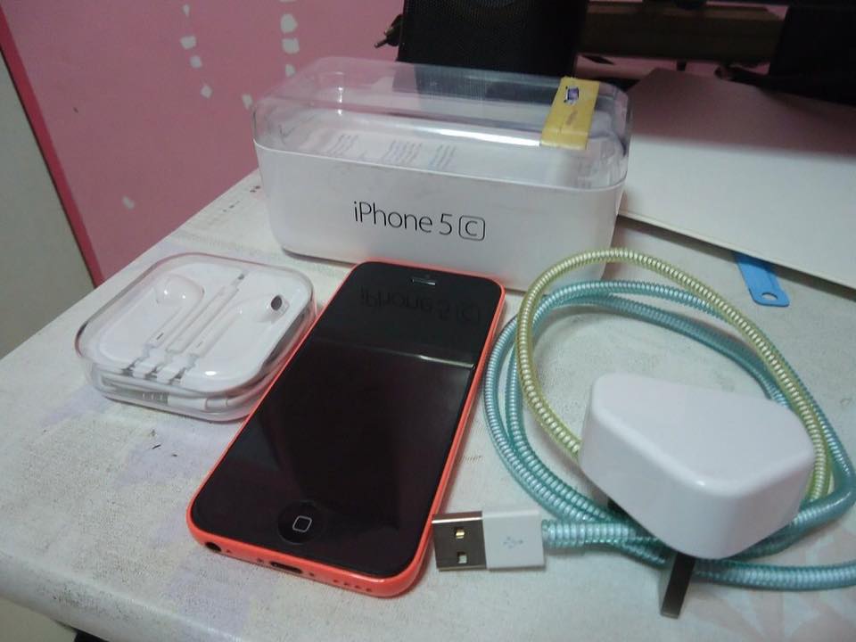 iPhone 5C 16gb smart locked photo